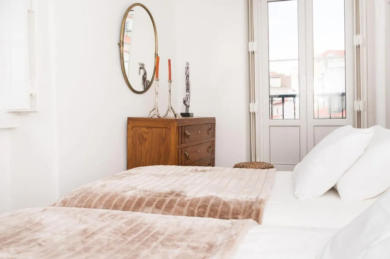 Stylish Lisbon Apartment In Alfama 0*,